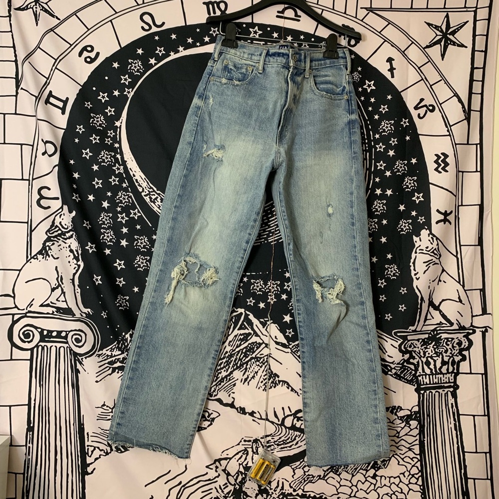 SOLD ON DEPOP High rise distress light wash jean